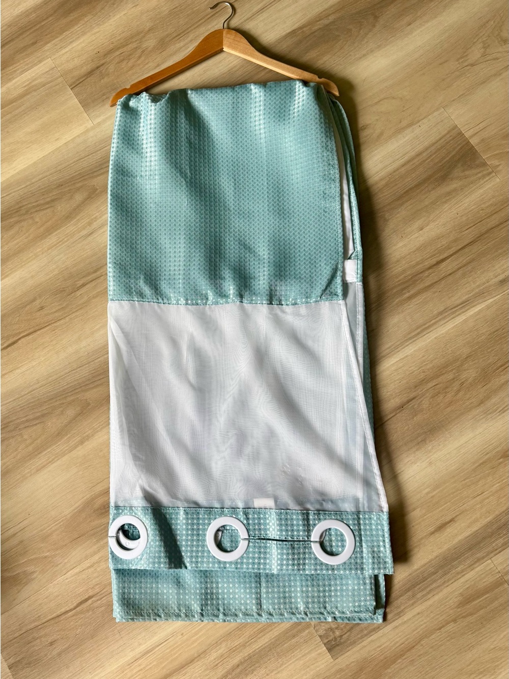 Classic Aqua Mesh Pocket Shower Curtain with Grommets